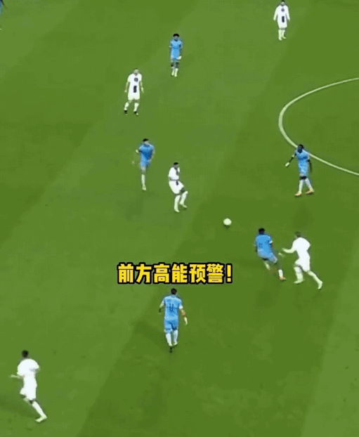 这球进了的话主角是内马尔，没进过话主角就是姆巴佩，他是懂流量的啊！
不得不说这一
