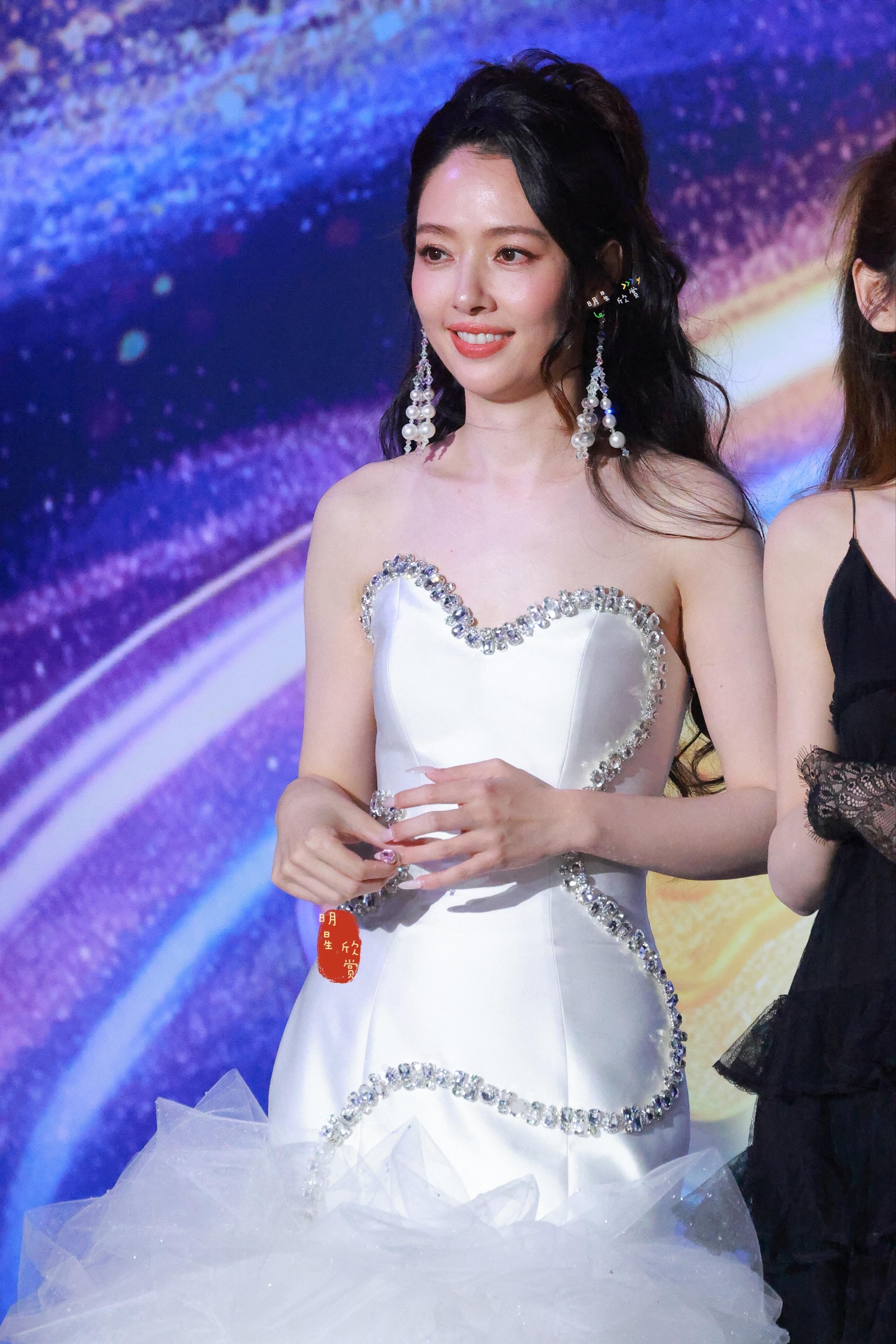 白月光女神郭碧婷，生图直出，颜值出众 