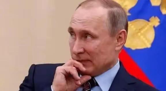 普京摊牌了：发展“三位一体”核力量，现在是绝对的头等大事，没有任何商量余地。
