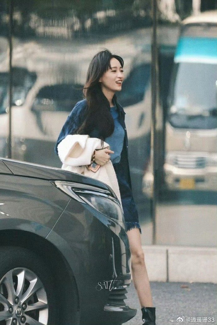 黄婷婷解约后首个综艺无线超越班 时隔两年，黄婷婷终于带着综艺路透回归了！解约后的