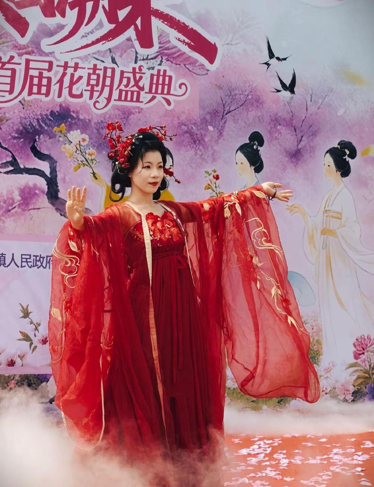 紫荆花开了。被紫荆花淹没的春天  镜头下的南方紫荆花海 春日与南方紫荆花撞个满怀