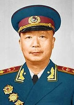 “拉出去枪毙！”毛主席一声断喝，惊得周恩来和聂荣臻连忙从沙发上站了起来，而旁边的