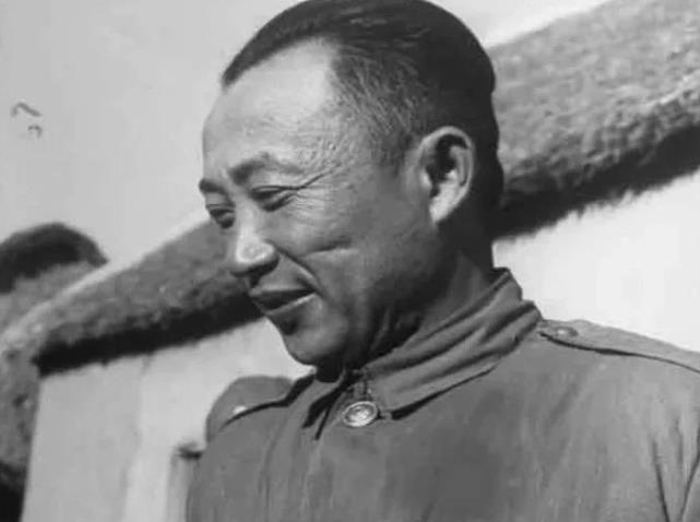 1950年，逃到台湾的李弥坐起了冷板凳，整天无所事事十分无聊，突然有一天，他接到