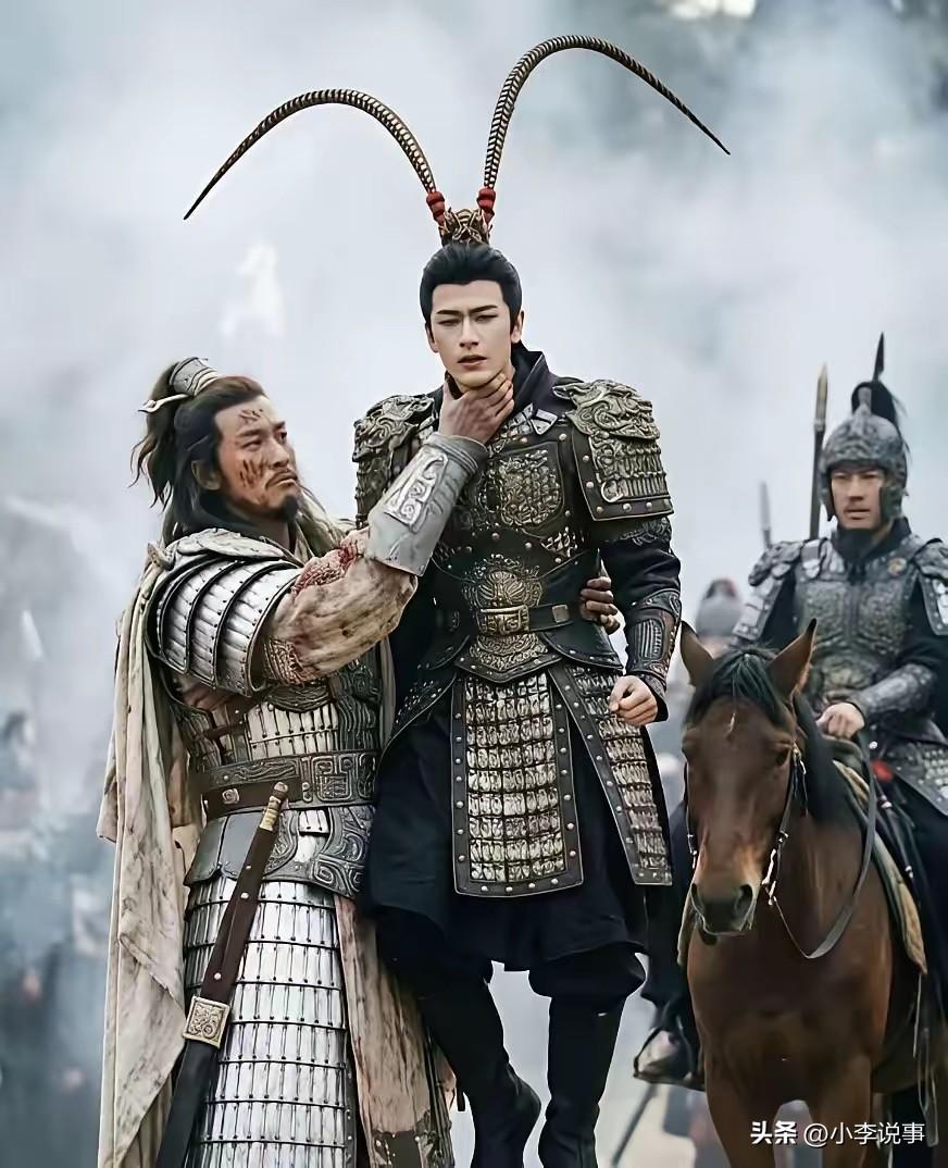 靠妆容滤镜演军人，
 凭什么能被官媒直接点名？
《逐玉》刚出事，庆功宴当场直接取