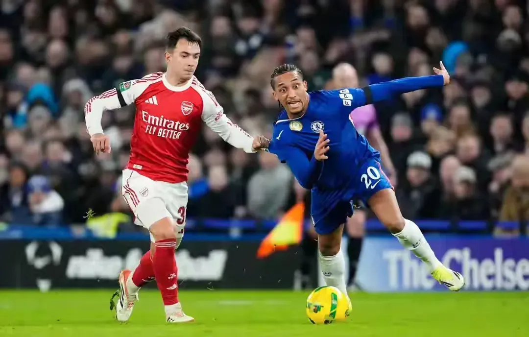 联赛杯半决赛：阿森纳3-2切尔西，10场不败剑指四冠，加纳乔双响难挽颓势斯坦福桥
