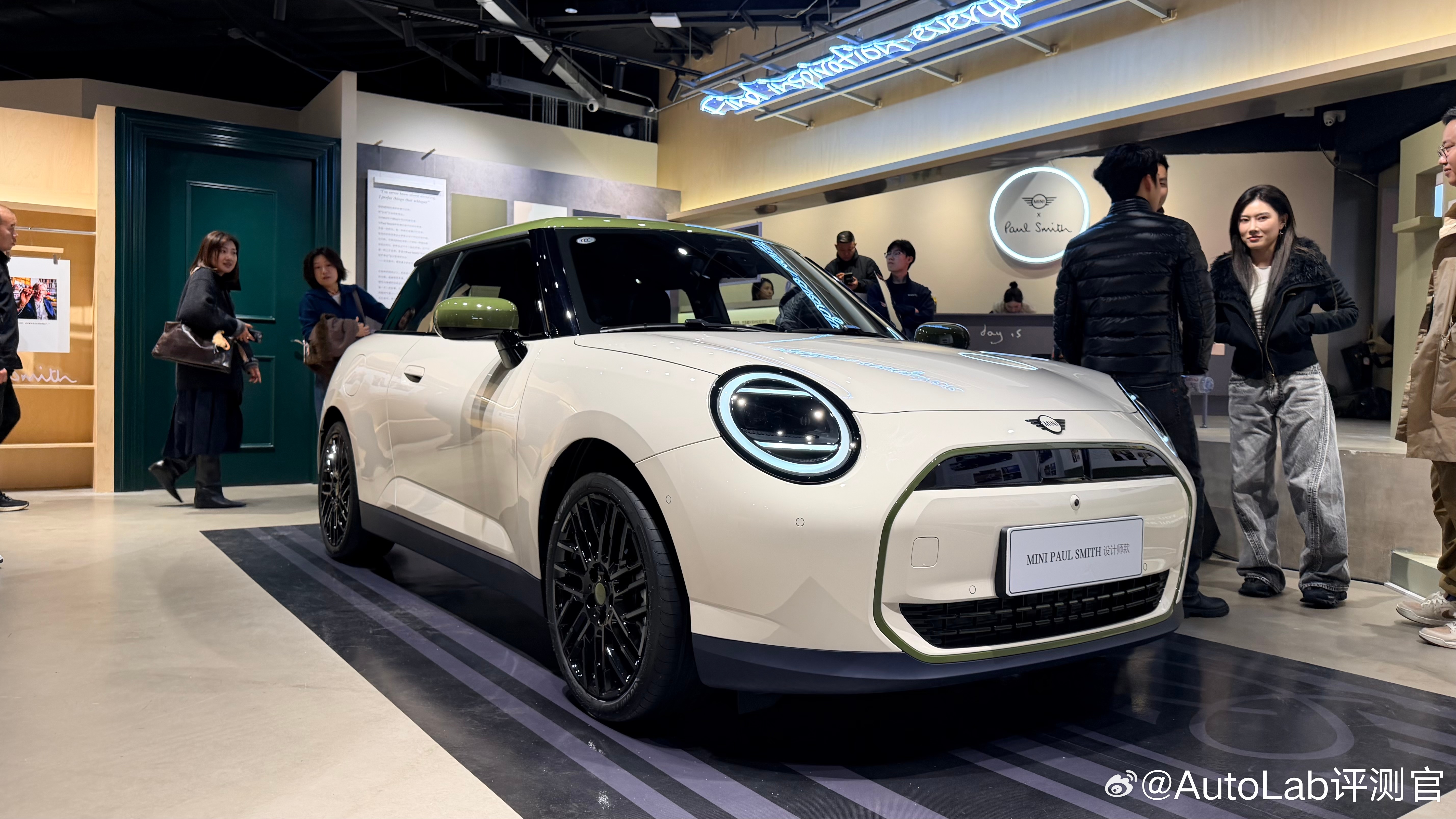 一直以来，MINI都是一个把“个性”写进品牌基因里的品牌自1998年来，MINI