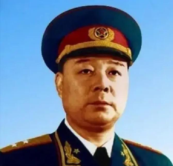 1939年，战友们给24岁的八路军副旅长介绍了一个女排长，谁知，当副旅长去找女排