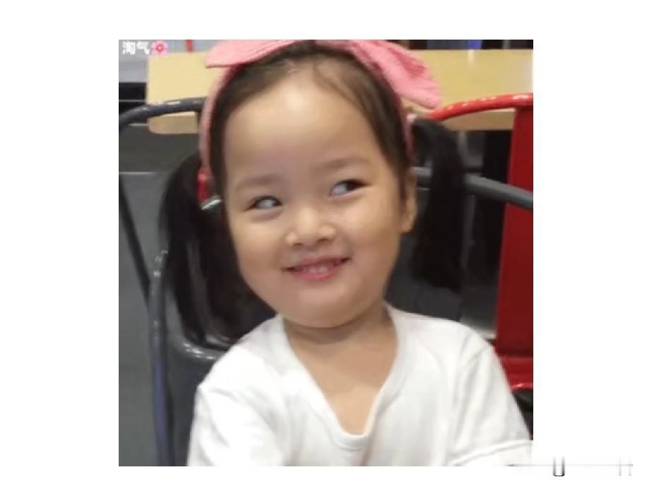 女儿是爸爸的小情人、是爸爸的心头肉，是爸爸手心里的宝。真的是捧在手里怕摔了，含在