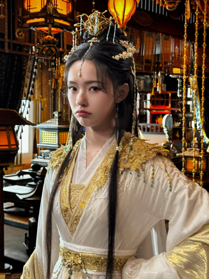 林允万窍斋基础穿搭就不基础 咱就是说《水龙吟》林允万窍斋基础穿搭就不基础，看到这