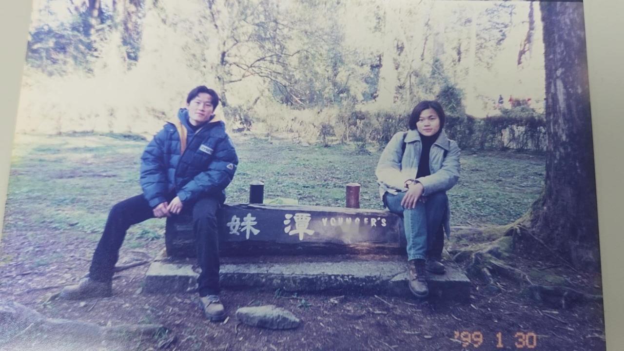 过了要近30年，也算是半个甲子，不知图片中的两人现在是什么样貌，过的可好？