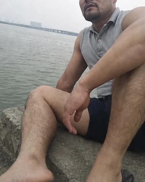 大叔日常
猛男 大叔 肌肉 健身 络腮胡 日常 胡子 随拍