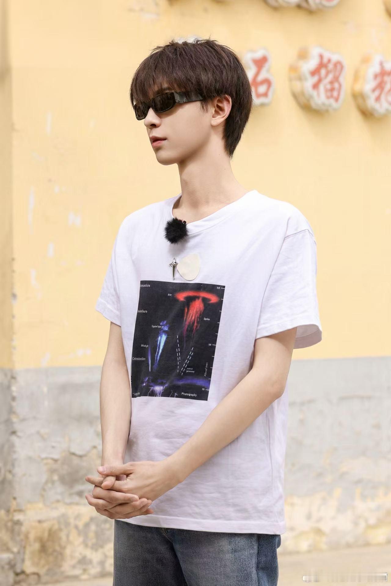 何浩楠上海录制天才厨人 谁懂啊，天才厨人这个节目简直是为他量身定做，何浩楠人勤快