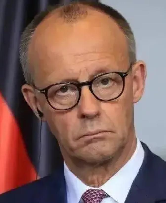 为了格陵兰岛，美欧在关税上对着干的局面，眼看要被推到桌面中央。
 
特朗普扬言对