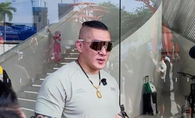 用人不疑，疑人不用，我们要相信馆长。
馆长今天说下周要到大陆内蒙拍广告，两个月后