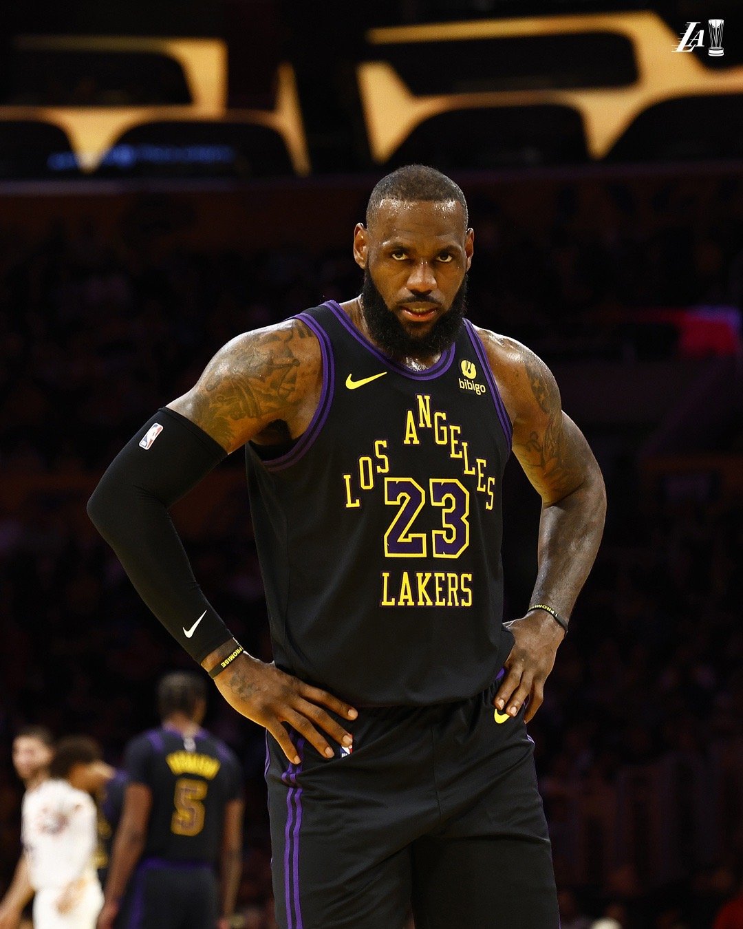 ESPN：里奇保罗将与詹姆斯一同和珍妮巴斯会面，以“消除误会、澄清事实”。Sha