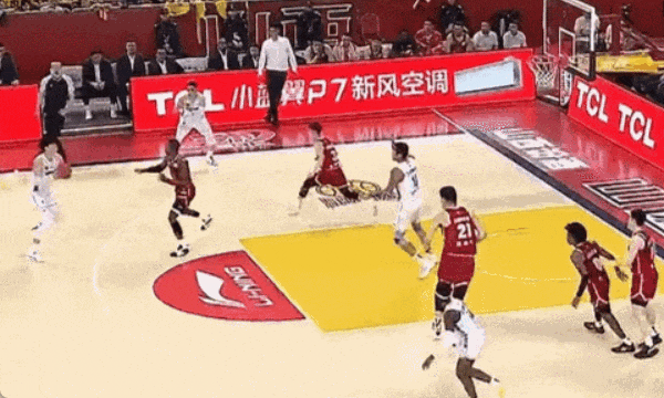 篮球天才希望之星要渐行渐远呀！
中国男篮官宣三人离队，曾经的希望之星曾凡博在列，