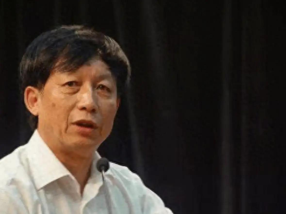 中天经历了什么样"最艰难的日子″，"是东野先生的书帮他渡过的呢？

在易中天悼日