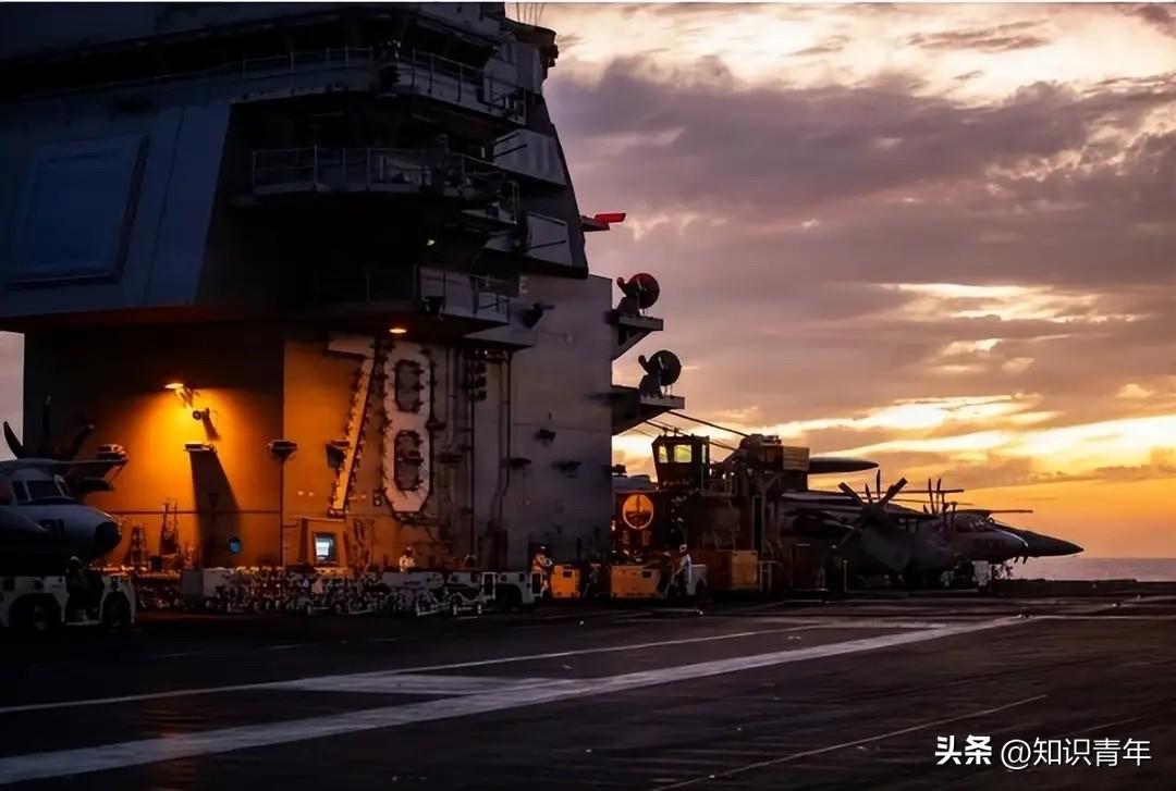 “福特”号的水兵，似乎真的哗变了。

23日，美国“海军协会”网站更新了美军“福