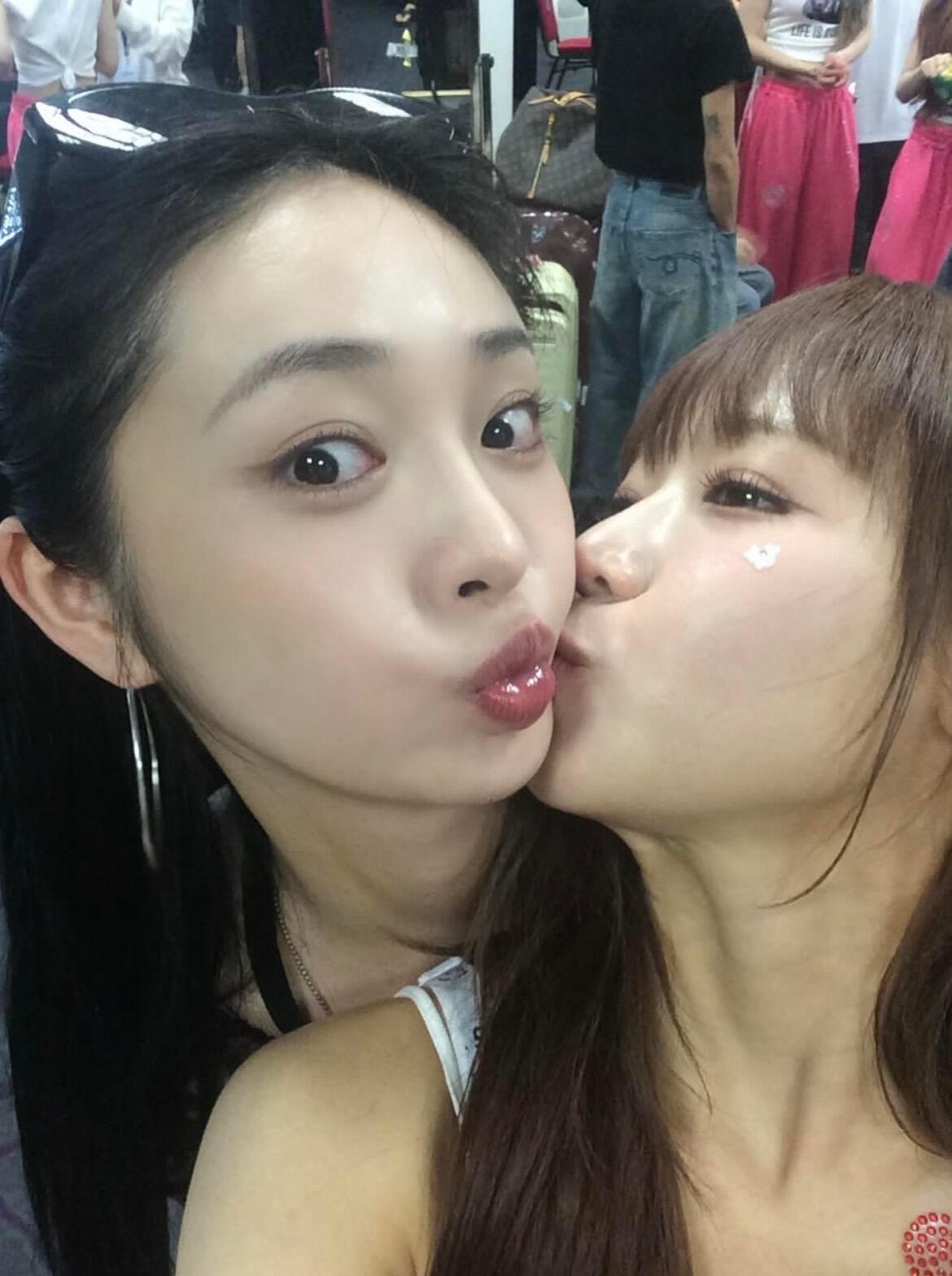 周洁琼 & IOI📸 