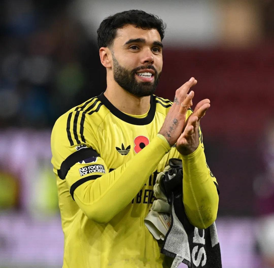 本赛季拉亚已经在英超完成了13场零封，追平了他自己上赛季的英超零封场次，而本赛季