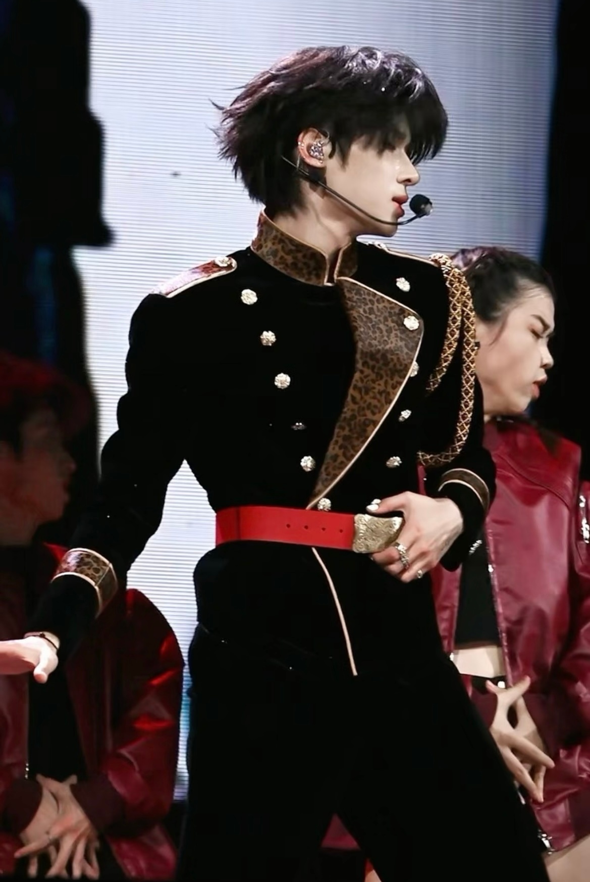 灿如繁星里偶遇刘耀文张峻豪刘耀文张峻豪友情出演灿如繁星我差点真以为是在剧情里出现