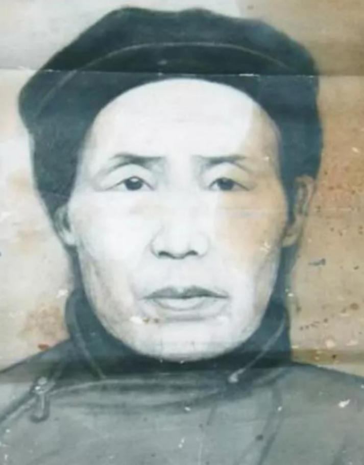 半夜，开国大将王树声被敌人追杀，躲进一位大娘进家中，敌人高喊：抓住王树声赏200