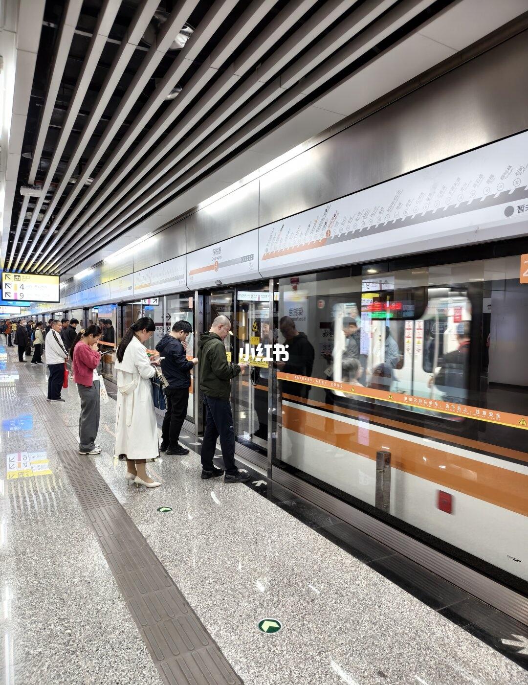 哪些小细节让你更爱你的城市？❤️
为什么脑子里突然有了这个问题，是因为早上坐轻轨