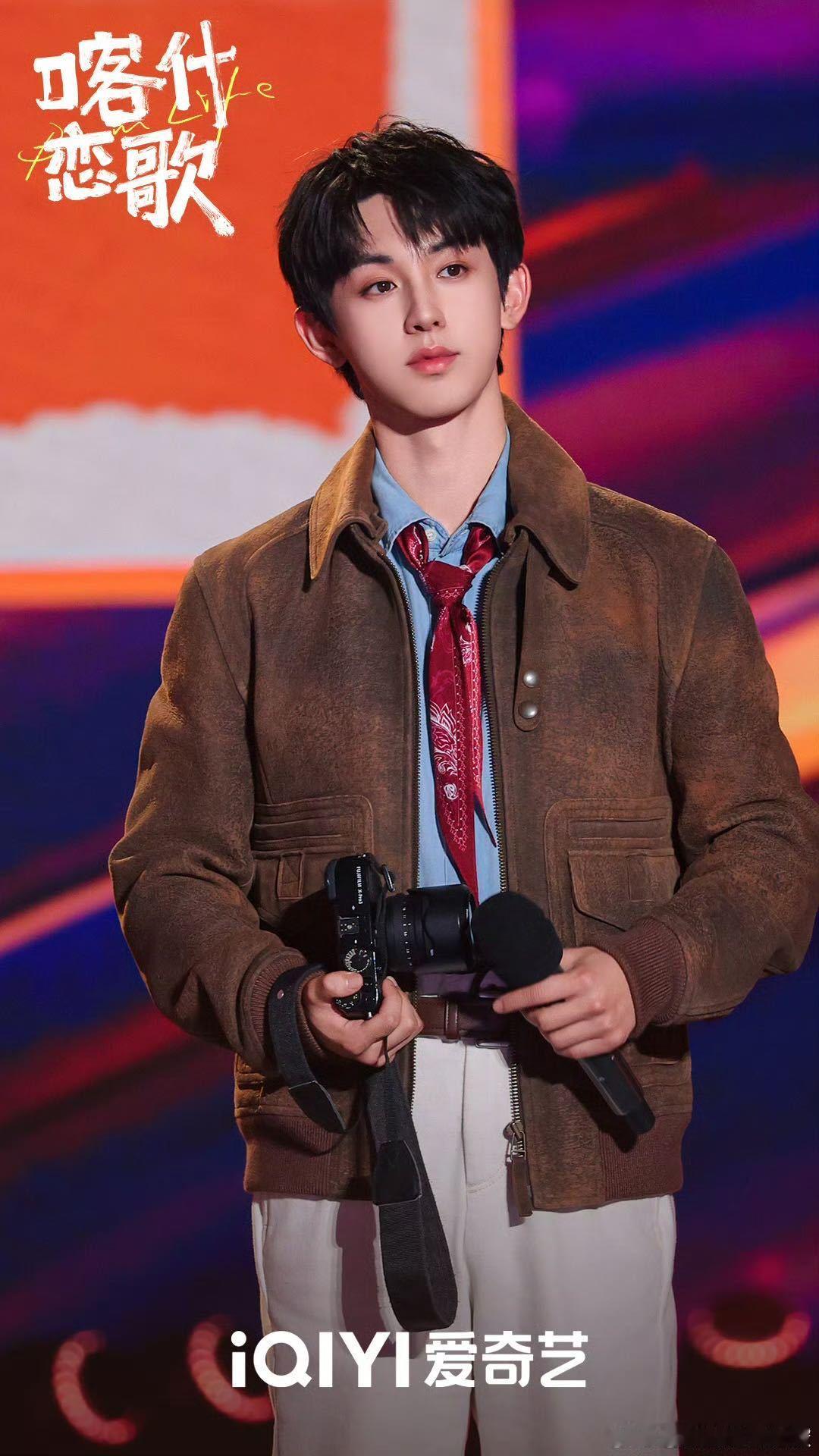 这体制内男友风，太靠谱了西装革履显正气，体制内男友标配 真的要被郭俊辰这一套穿搭