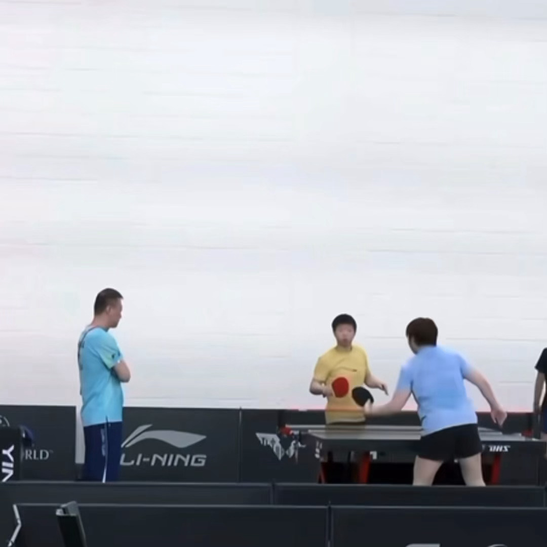 老人别干心酸的事 拾起来还看看镜头。。 这不是你能学会的 