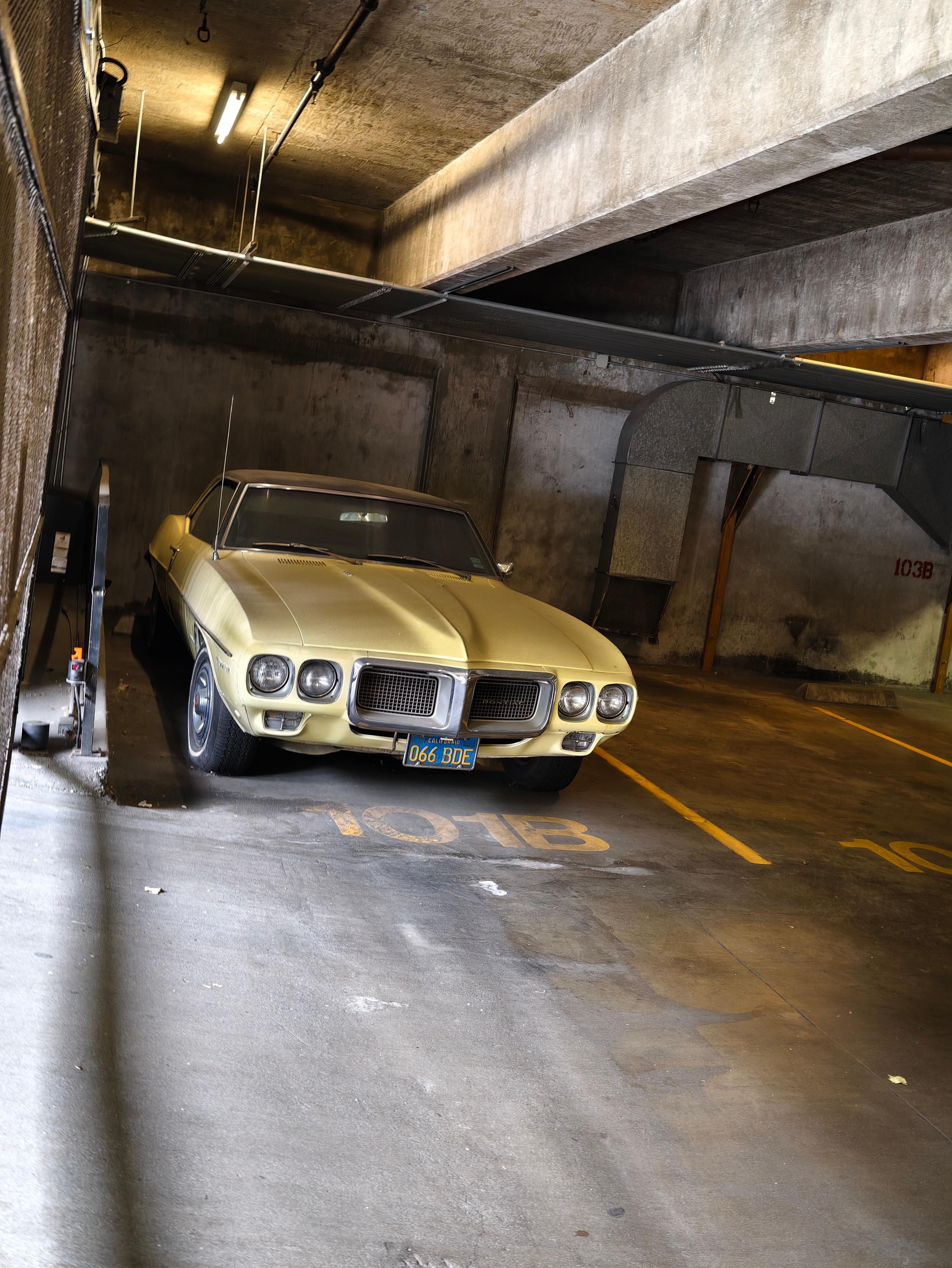 旧金山市区citywalk了一下 ～美国街头的车，还是以熟悉的配方为主啊大v聊车