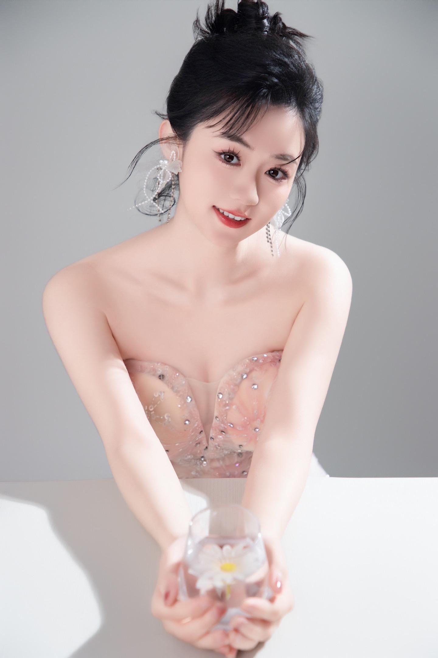 谢谢所有爱我的你们，愿意守护不完美的我。