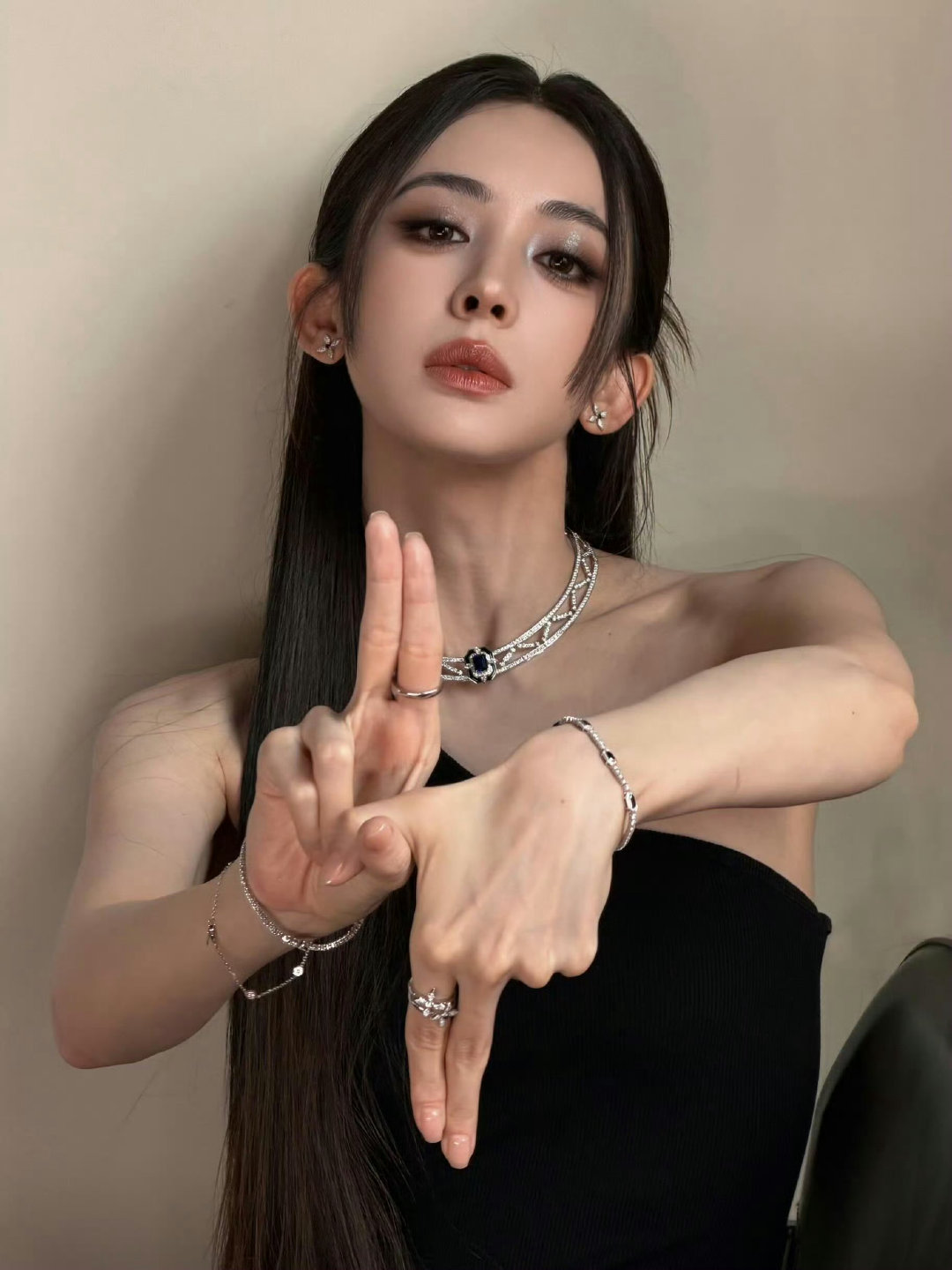 娜扎15年前的北影最美考生我们的宿舍十五年光阴沉淀气质，如今优雅大方的娜扎，回看