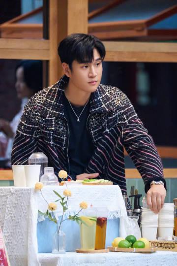 汪苏泷颜人中在线发糖？探班直播暗藏CP线，嗑学家速速集合！