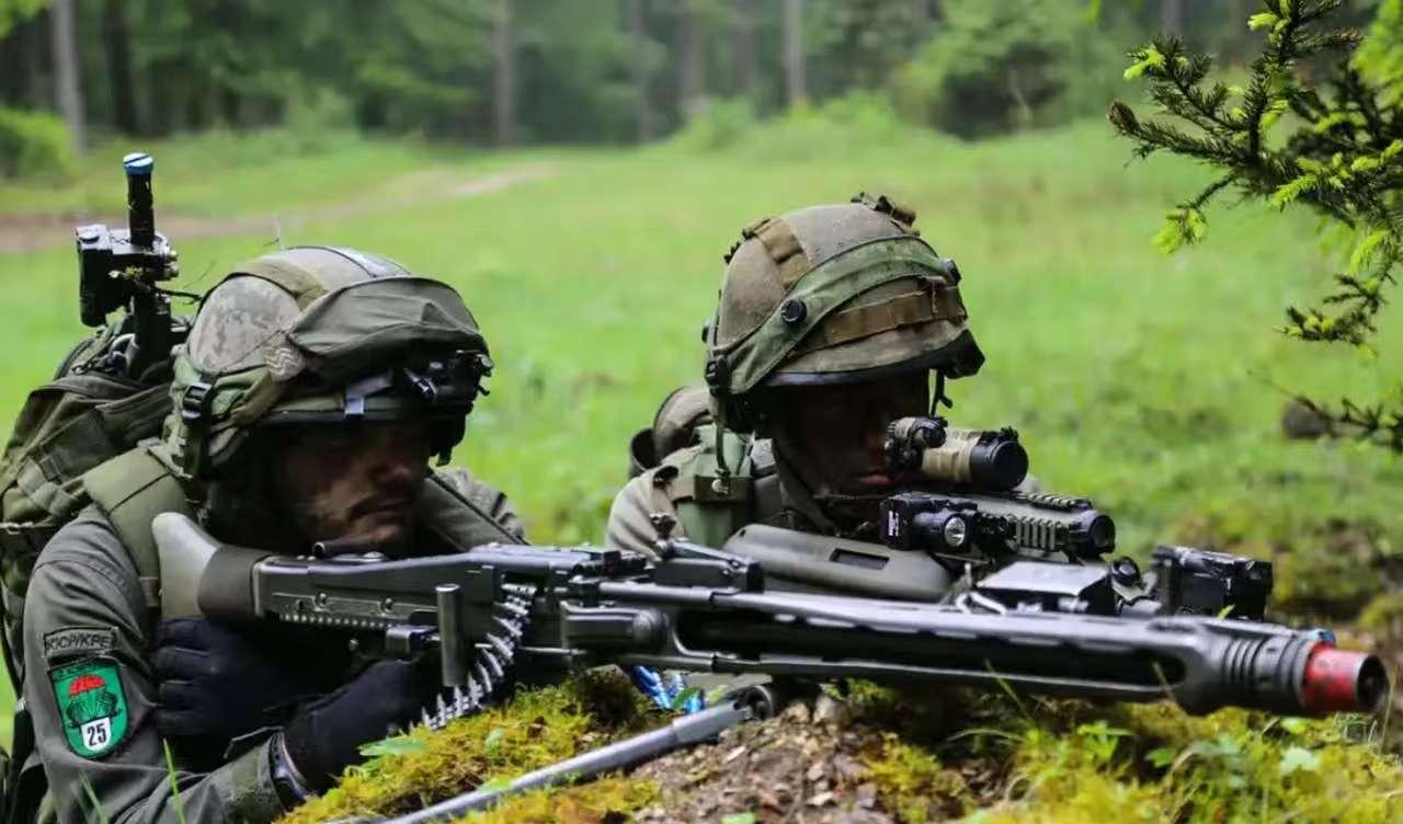 就在刚刚
 
德国将领亚历山大·索尔弗兰克突然放话了，称德方已为与俄罗斯可能发生