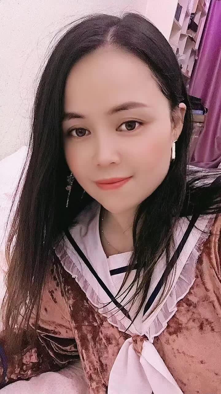 大家好，我是佩佩。
 
日子走过大半，看多了普通人的起落浮沉。很多人出身普通，一