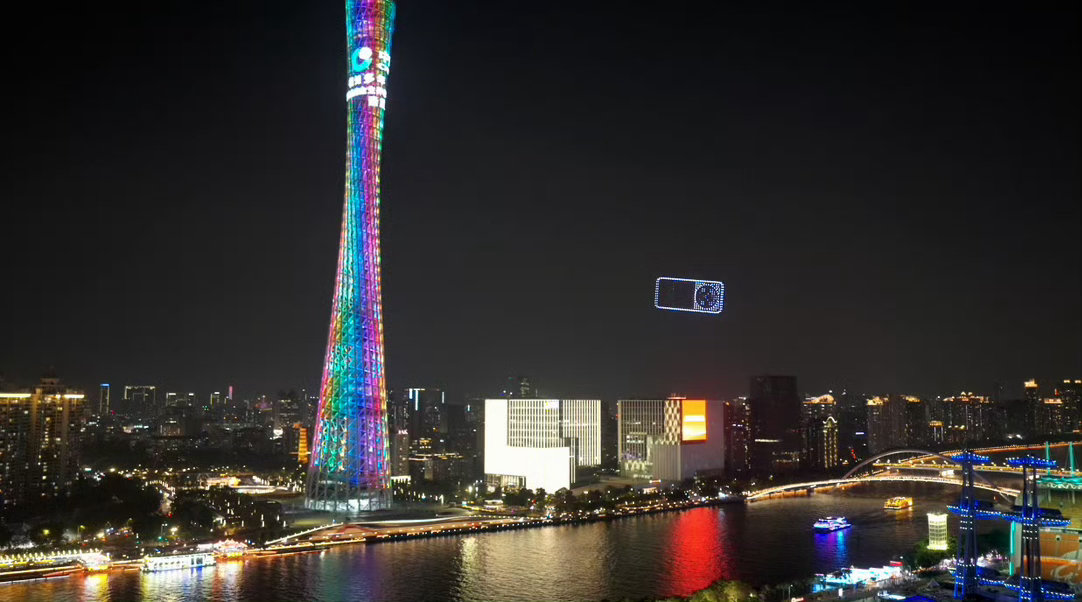全明星阵容告诉你中国人能飞 广州海心沙的夜色被京东狠狠点燃！京东11.11别出心