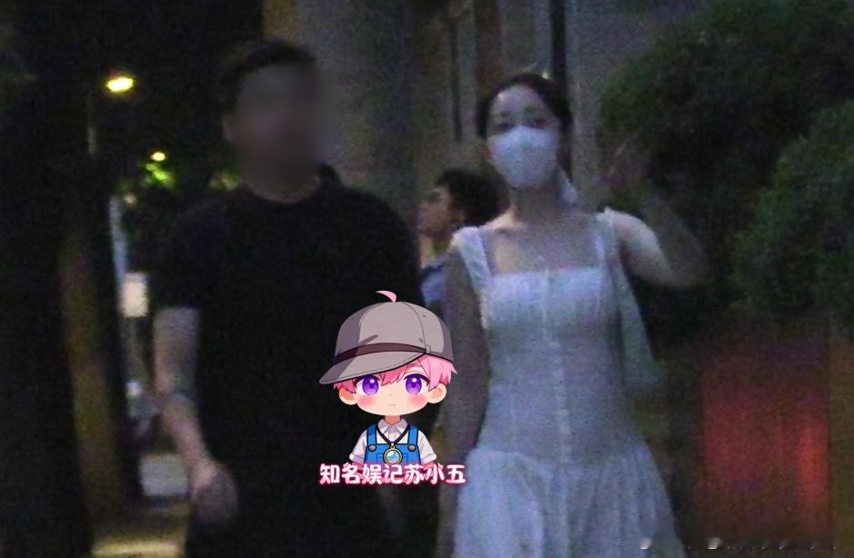 曝蒋梦婕恋情知名娱记苏小五拍到蒋梦婕打扮精致与一名男子逛街、聚餐、去酒吧，因为酒
