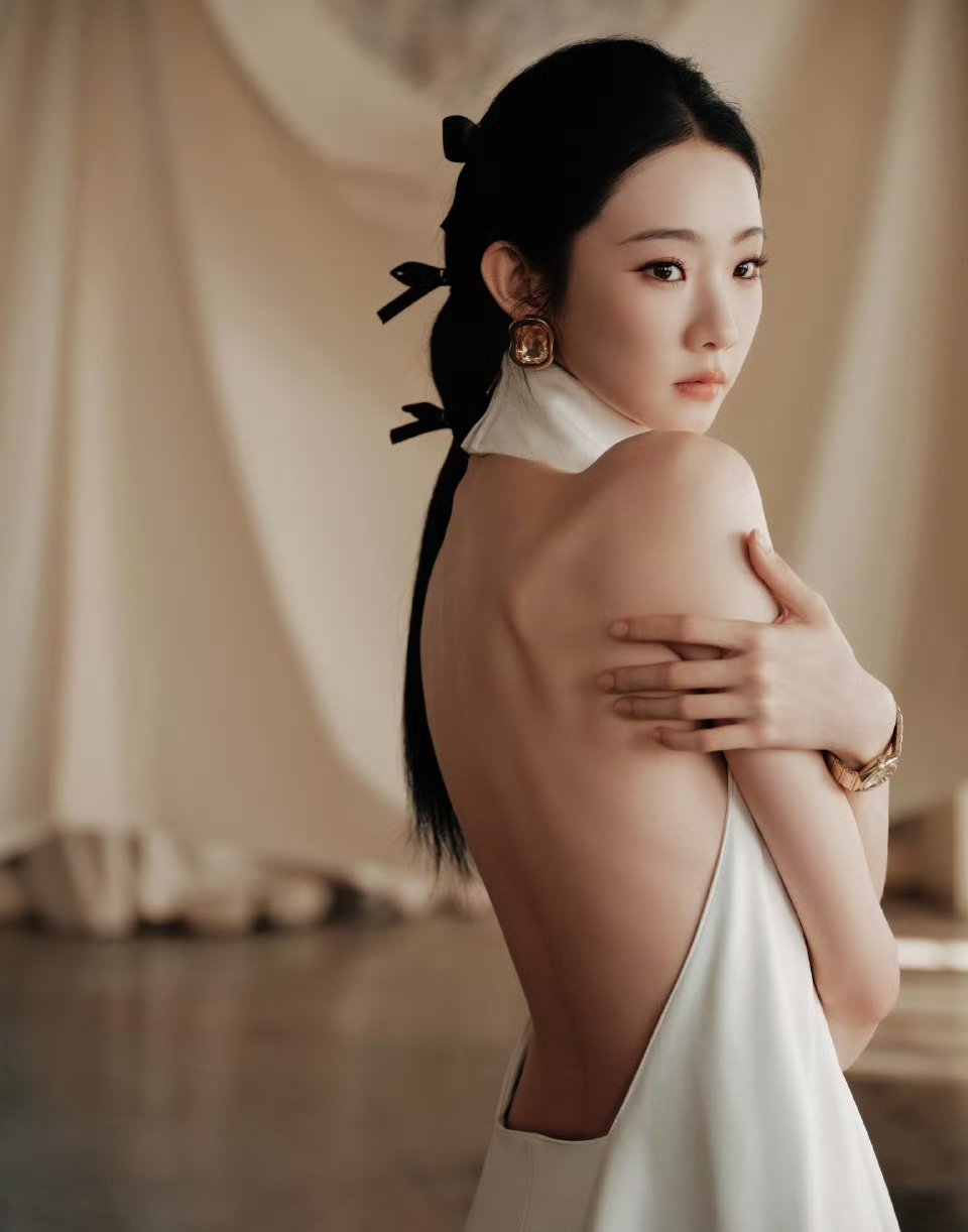 张艺凡～～张艺凡[超话]张艺凡 ​​​