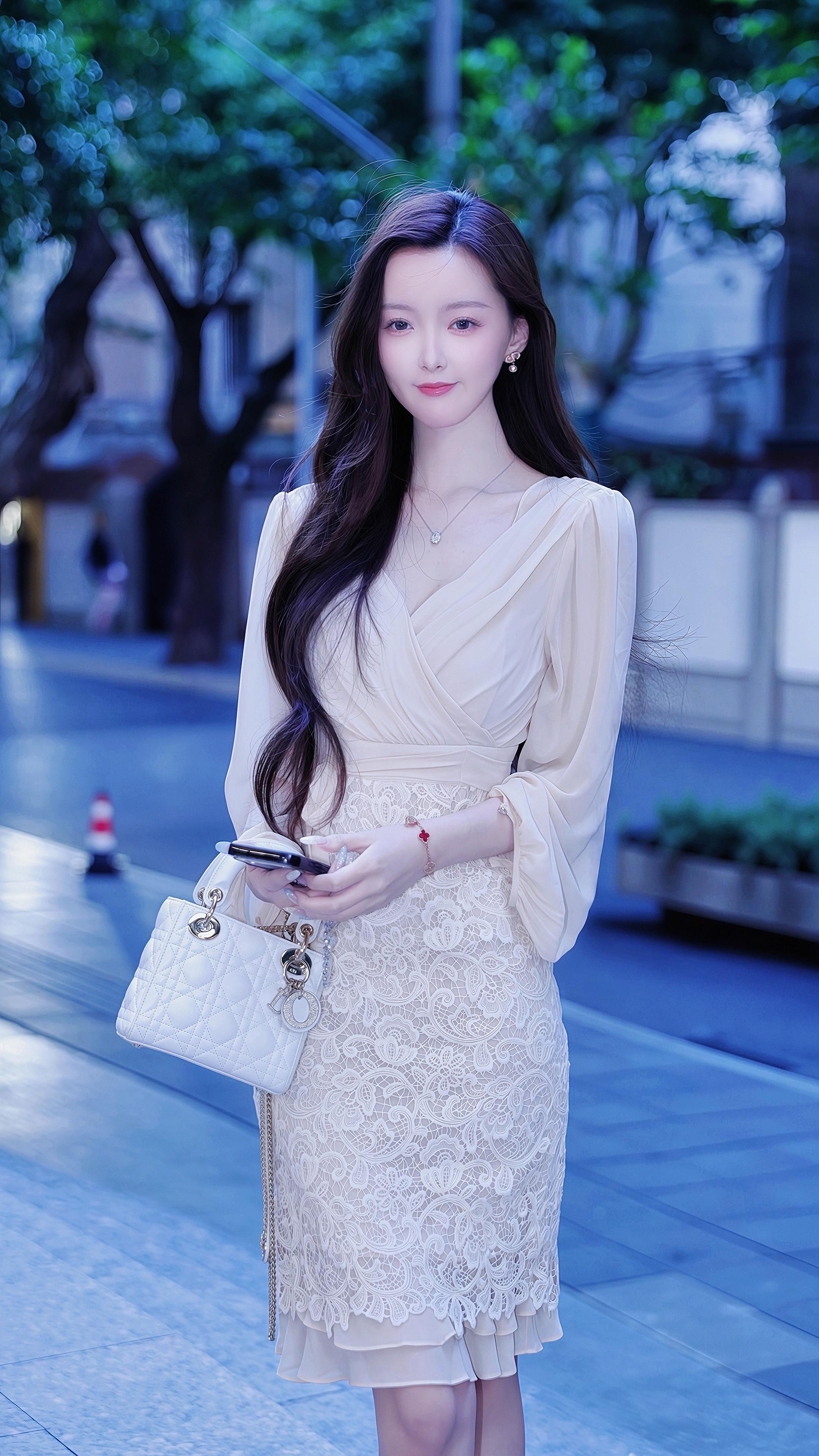 上海街拍｜CC.河南女孩00后，身高174模特