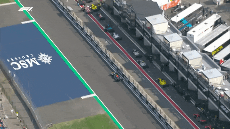 全油冲过Eau Rouge 💪F12026F1比利时大奖赛  cr：F1世界锦