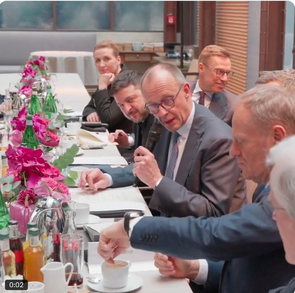 欧盟委员会主席乌尔苏拉·冯德莱恩于2026年2月13日在慕尼黑安全会议期间宣布，