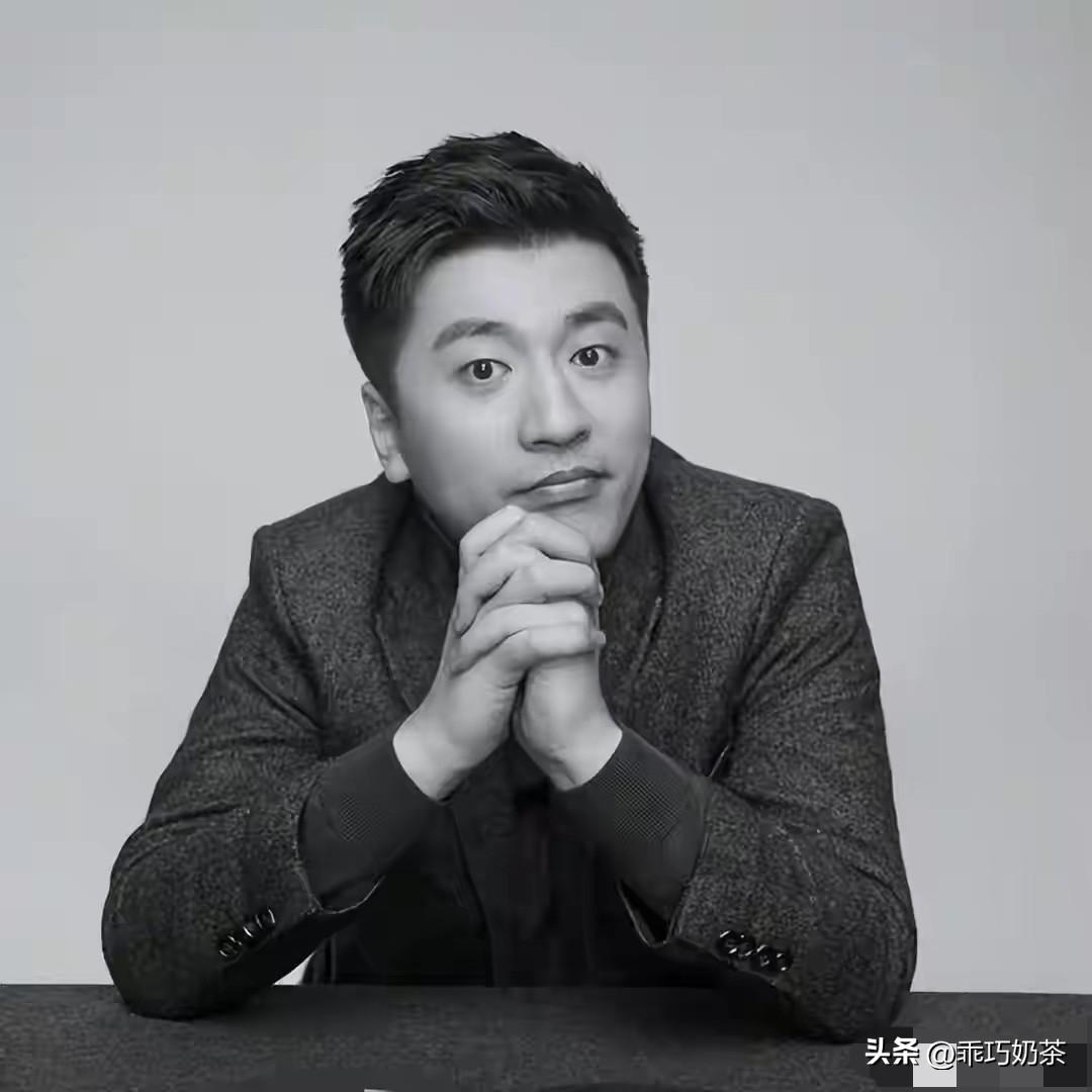 听闻张雪峰离世的消息，
全网扼腕叹息。

年仅41岁，真是天妒英才。但看看他20