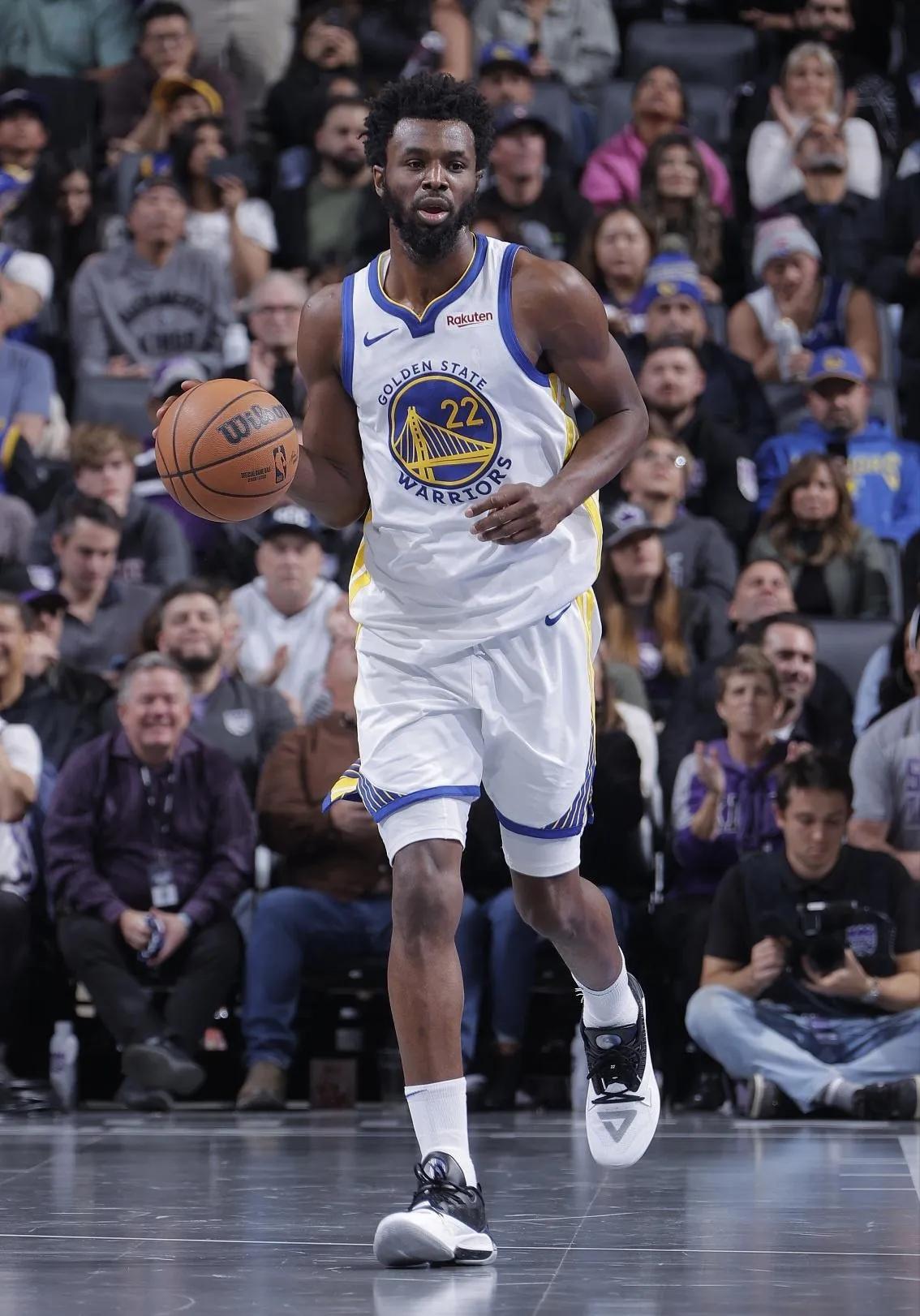 不甘替补！
在生涯替补出场的第三场比赛中，
威金斯终于也迎来了爆发，全场12投9