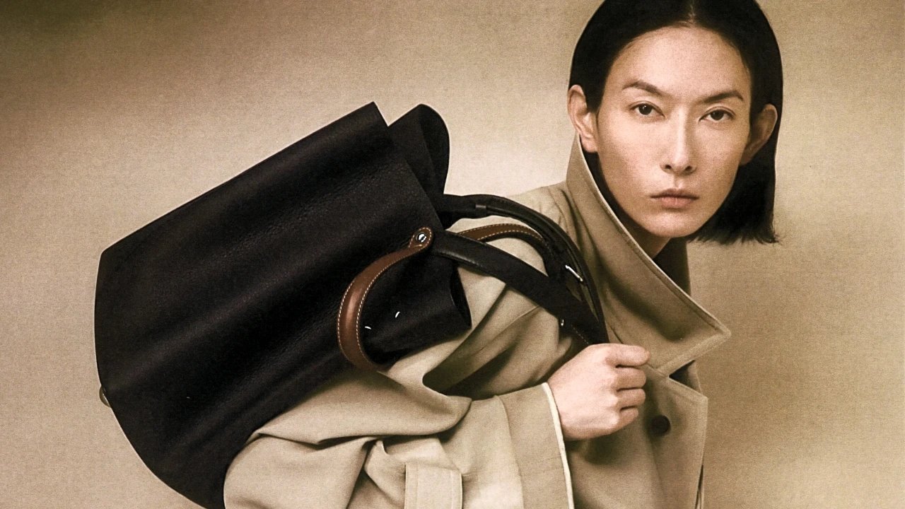 在时尚潮流的聚光灯下，Maison Margiela 于 2025 春夏预选系列