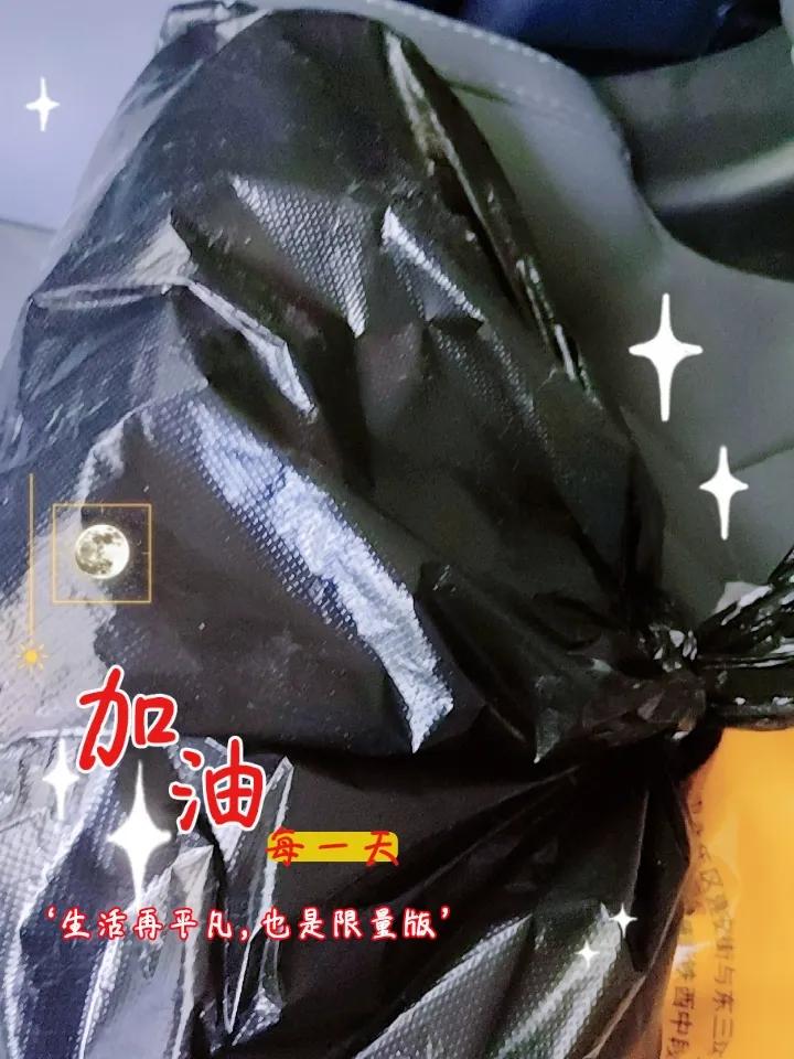 塑料袋太多没处放？5个收纳招，整齐到看不见
 
家里的塑料袋总像野草一样冒出来，