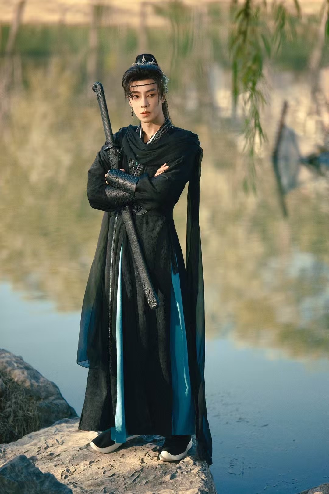 高瀚宇古装  递本子递本子！！！！我要看古装剧！！！！啊帅啊 