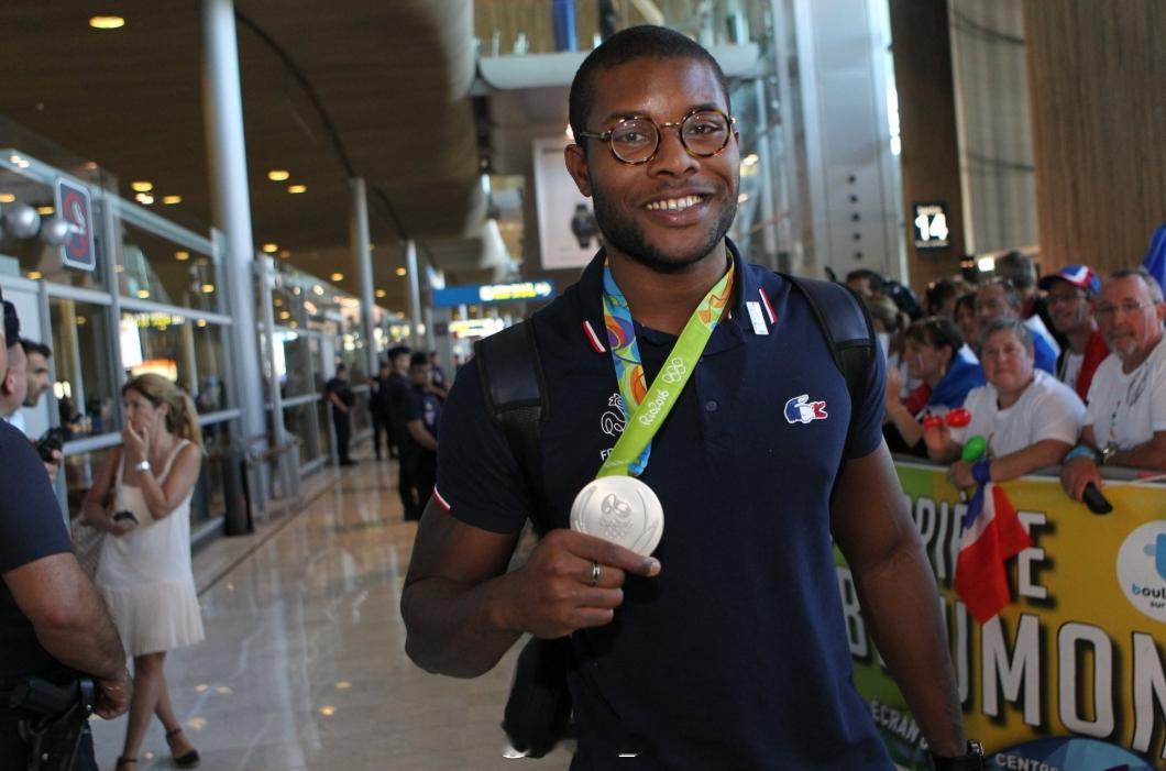 🇫🇷Mehdy Metella 宣布退役 里约巴黎周期法国男蝶扛把子，4x1