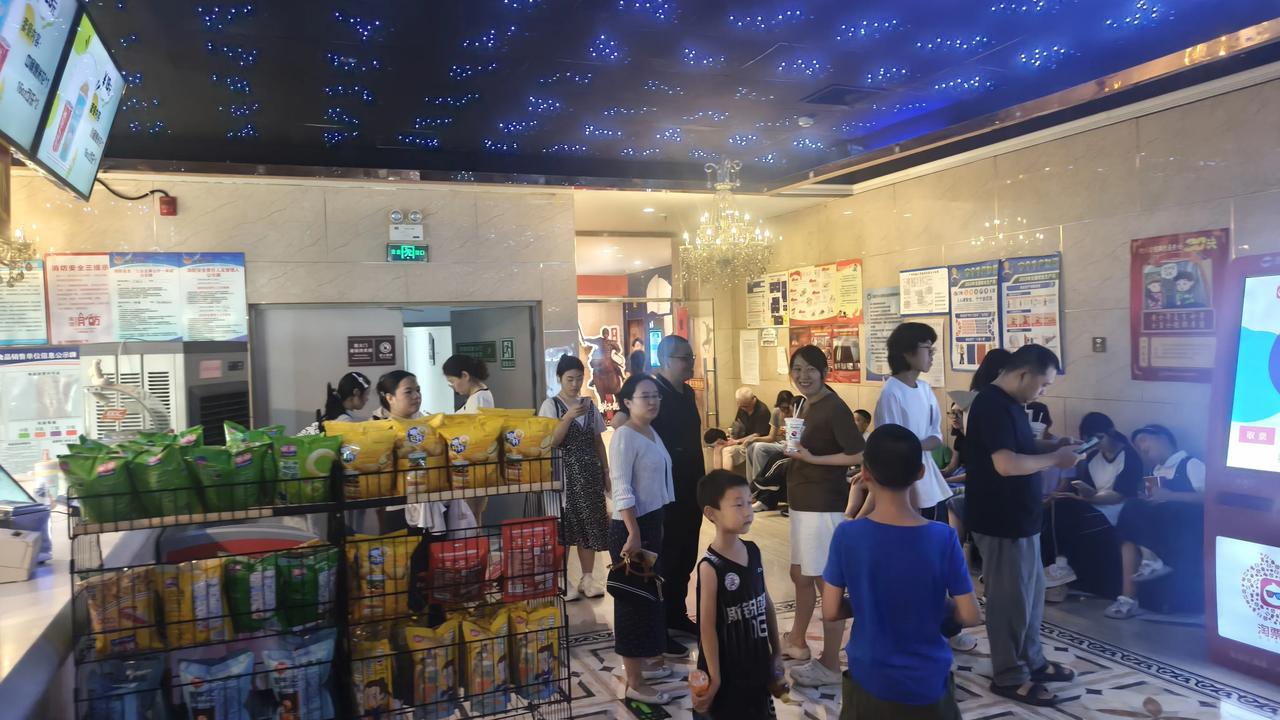 进入暑假，周末观影成为石家庄家庭主要文体活动之一。石家庄正式进入暑假以来，原来冷