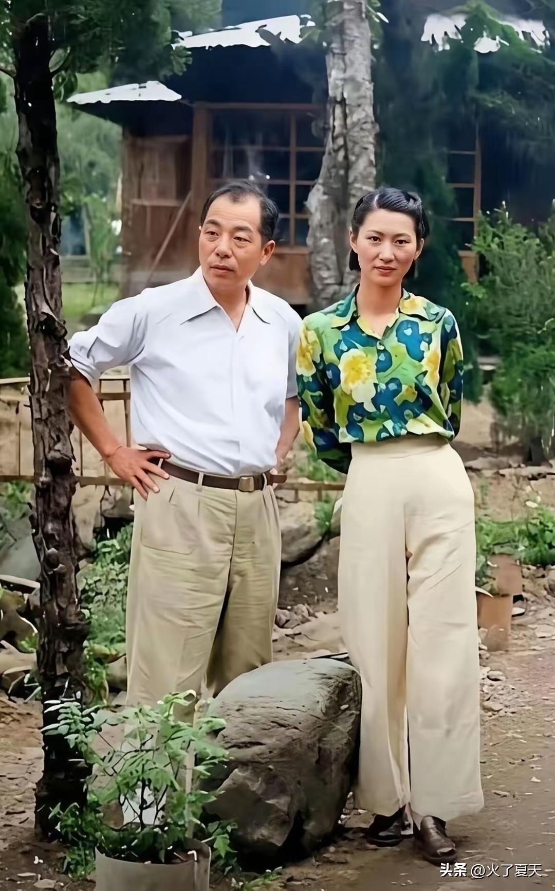 这张照片的二个人是谁，听说只有60以上才认识，能全部都叫出名字的说明这个人很厉害