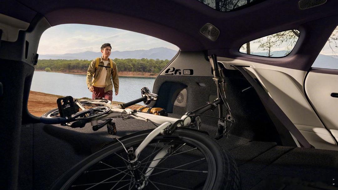 年轻人第一台性能车 等太久！阿维塔06T终于上市，21.99万起太香了！￼￼￼完